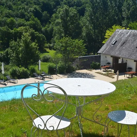In Mit Gemeinschaftspool By Interhome Сasa de vacaciones Souillac
