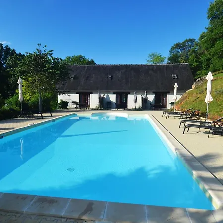 In Mit Gemeinschaftspool By Interhome Сasa de vacaciones Souillac
