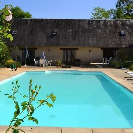 In Mit Gemeinschaftspool By Interhome Сasa de vacaciones Souillac